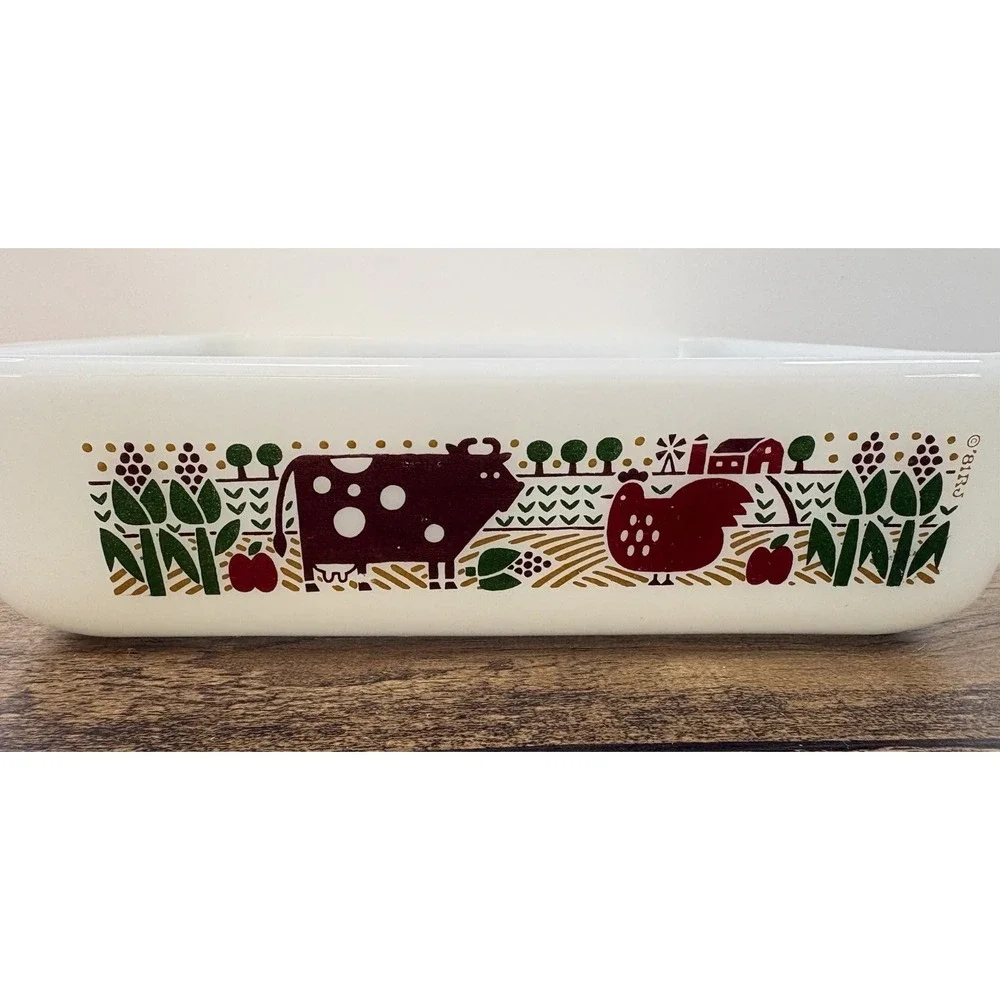 Vintage Anchor Hocking Rodger Johnson Farm Life Casserole Baking Dish 9x5 CHIPS